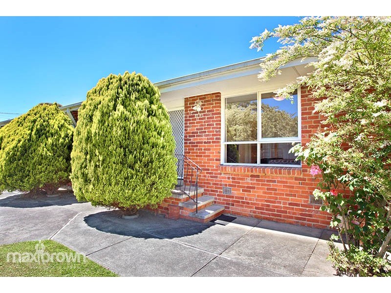 2/5 Wickham Road, Croydon VIC 3136