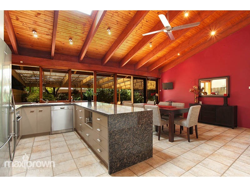 10 Nola Court, Croydon VIC 3136