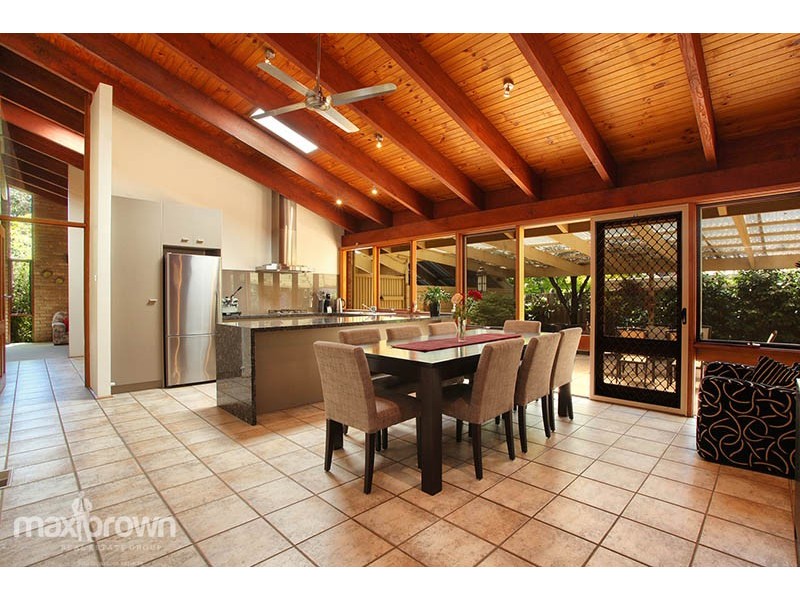 10 Nola Court, Croydon VIC 3136