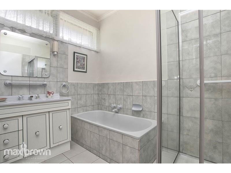 7 Inverness Court, Croydon VIC 3136