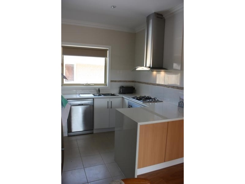 2/10 Grogan Court, Bayswater VIC 3153