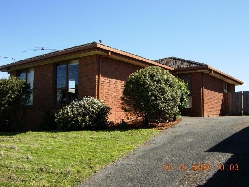 20 Barker Drive, Mooroolbark VIC 3138
