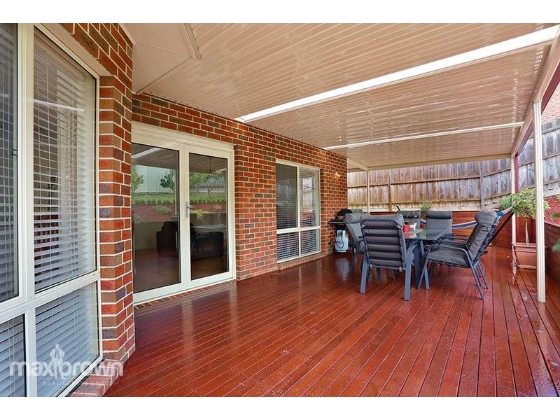 28 Pacific Drive, Mooroolbark VIC 3138