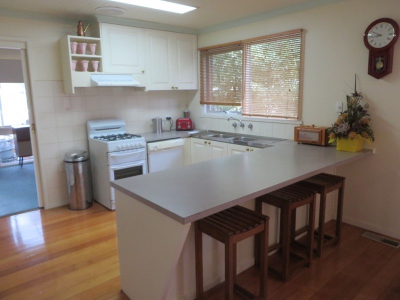 11 Sturdee Road, Donvale VIC 3111