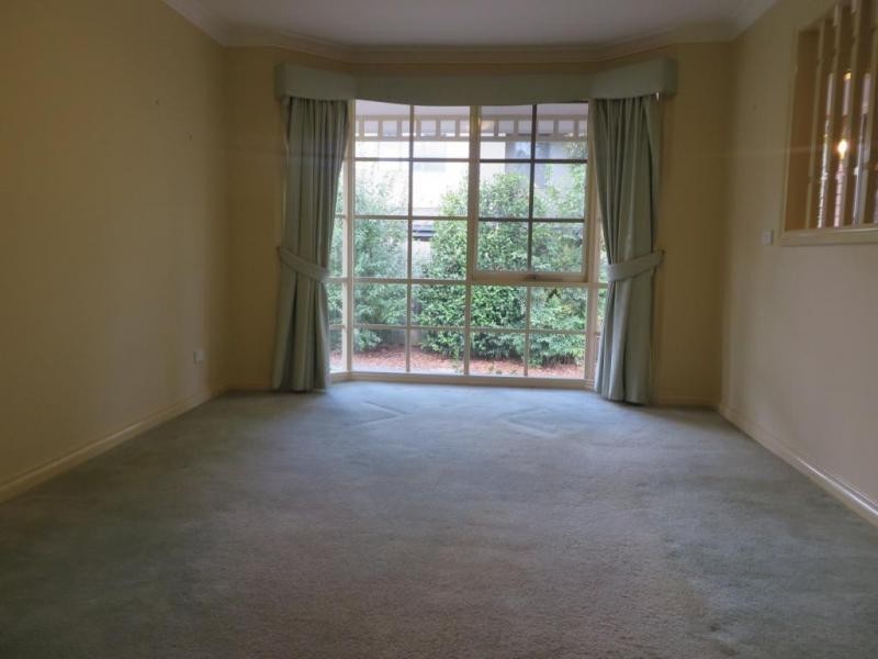 2/6 Kitchener Road, Croydon VIC 3136