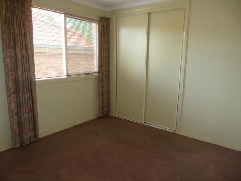 2/6 Kitchener Road, Croydon VIC 3136