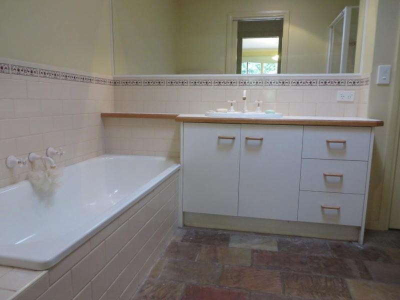 2/6 Kitchener Road, Croydon VIC 3136