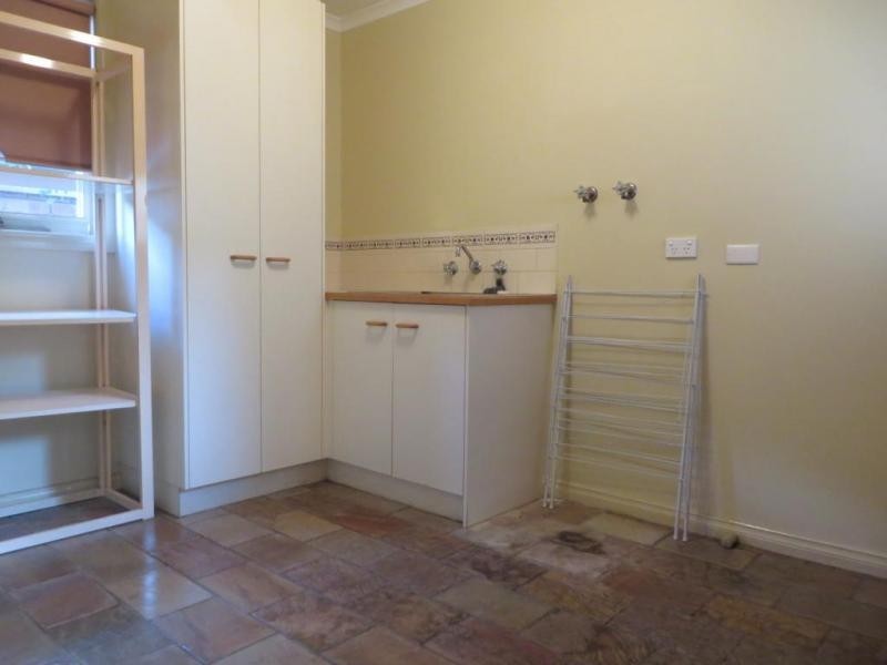 2/6 Kitchener Road, Croydon VIC 3136