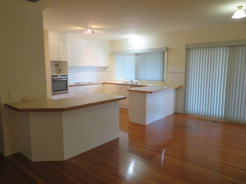 7 Defelice Place, Mooroolbark VIC 3138