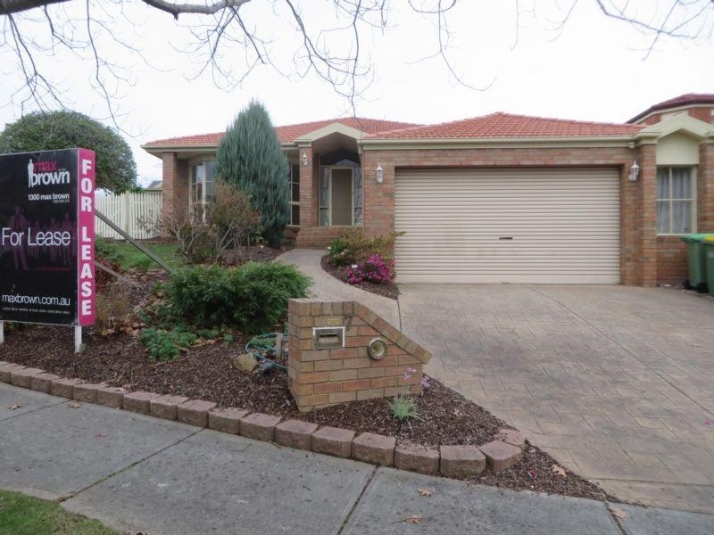 7 Defelice Place, Mooroolbark VIC 3138