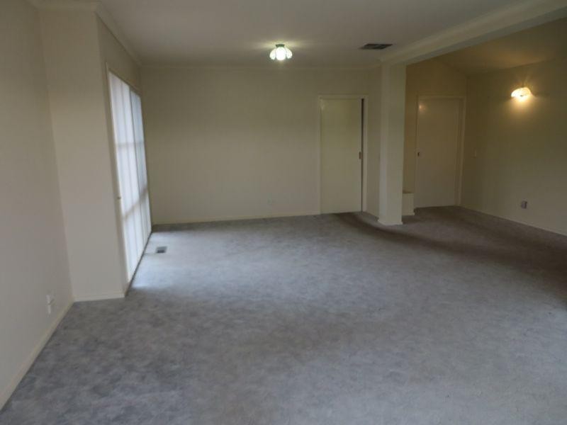 7 Defelice Place, Mooroolbark VIC 3138