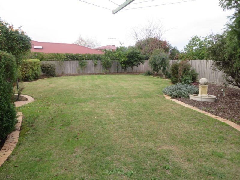 7 Defelice Place, Mooroolbark VIC 3138