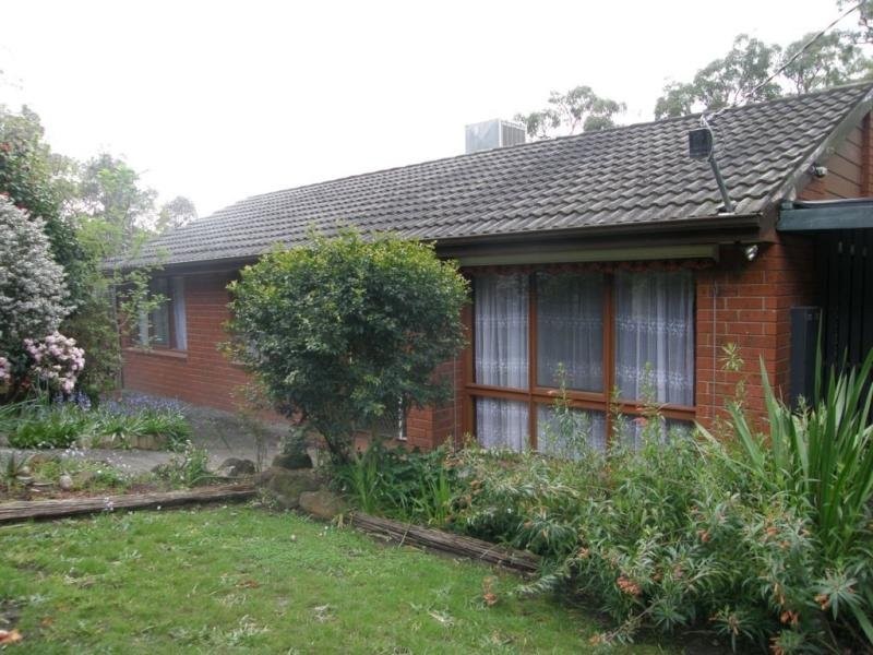 17 Kerr Crescent, Montrose VIC 3765