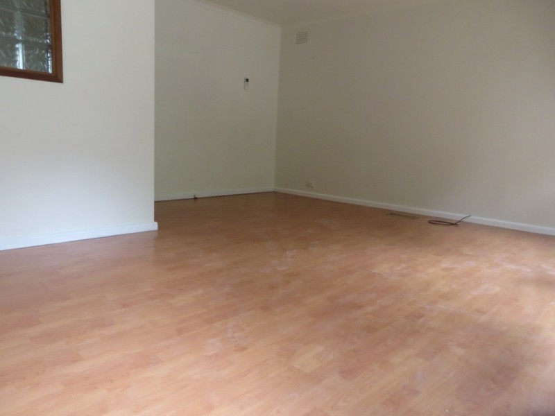 17 Kerr Crescent, Montrose VIC 3765