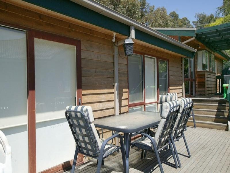 32 Smithacres Road, Montrose VIC 3765