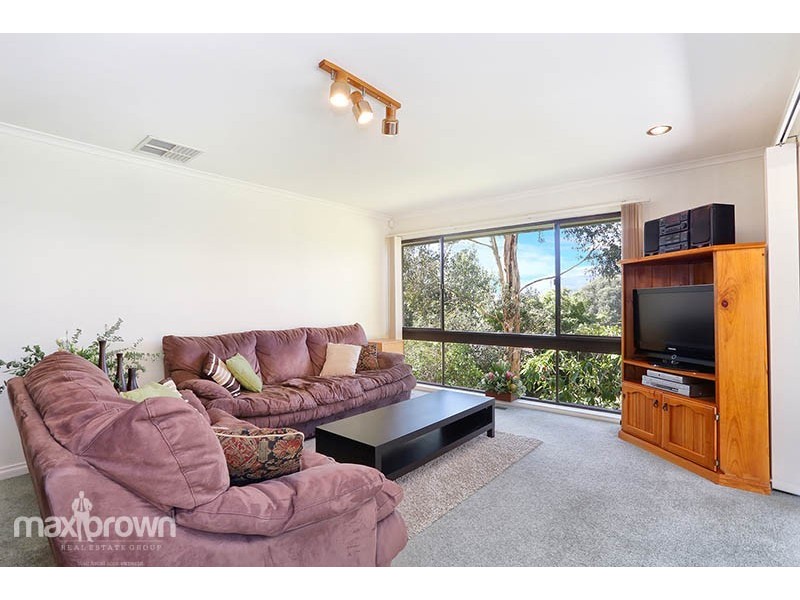 30 Lansell Road, Mooroolbark VIC 3138