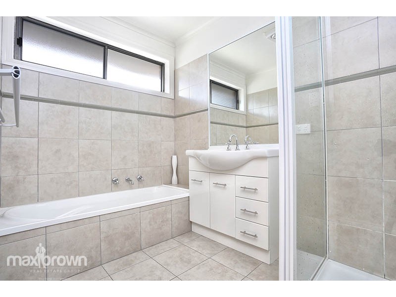 30 Lansell Road, Mooroolbark VIC 3138