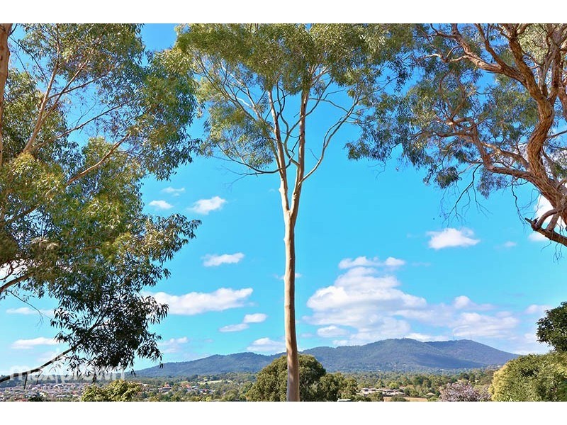30 Lansell Road, Mooroolbark VIC 3138