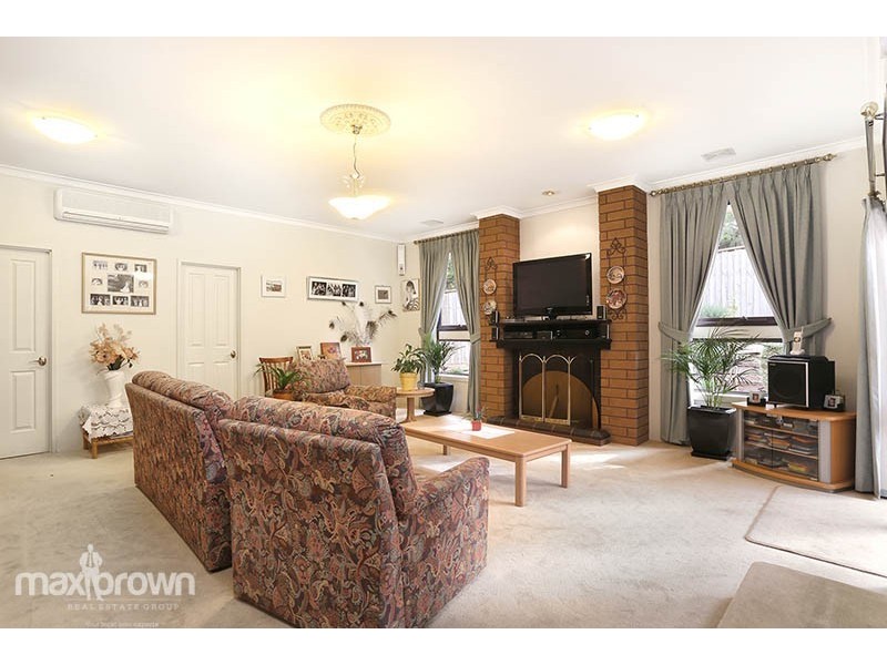 4 Gill Place, Mooroolbark VIC 3138