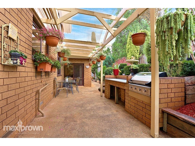 4 Gill Place, Mooroolbark VIC 3138