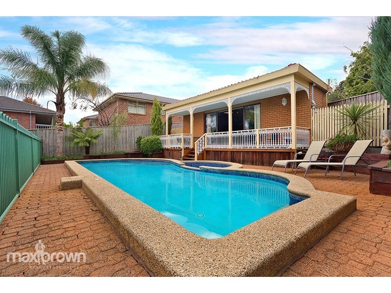 4 Gill Place, Mooroolbark VIC 3138