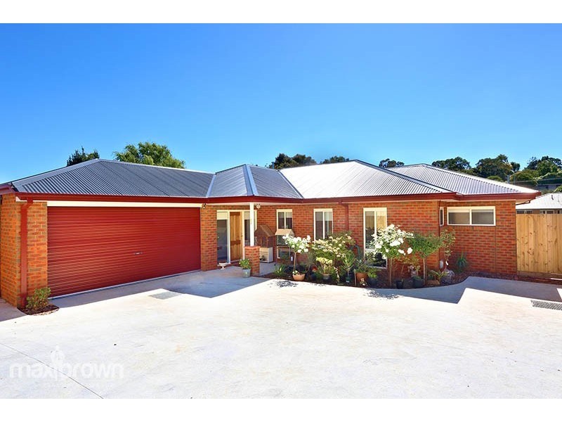 55a Dryden Concourse, Mooroolbark VIC 3138