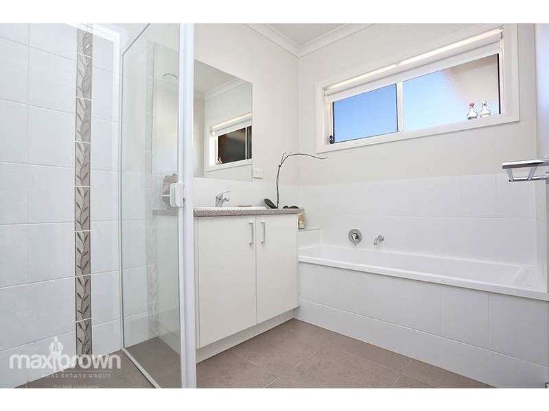 55a Dryden Concourse, Mooroolbark VIC 3138