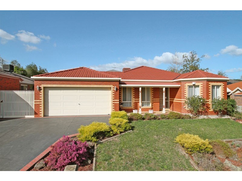 5 Darnley Way, Mooroolbark VIC 3138