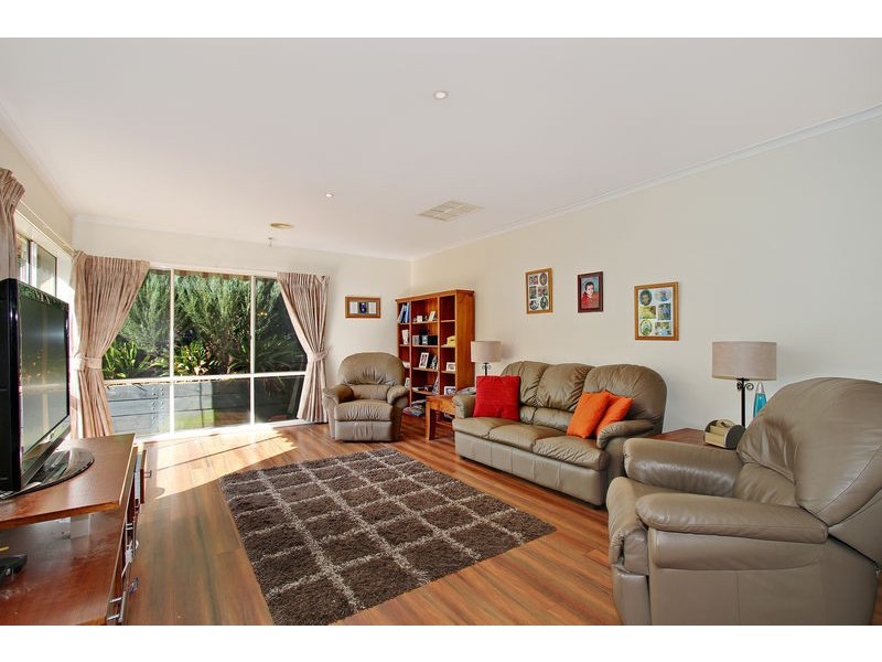 5 Darnley Way, Mooroolbark VIC 3138