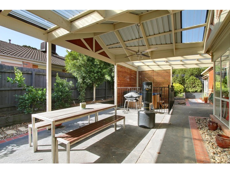 5 Darnley Way, Mooroolbark VIC 3138