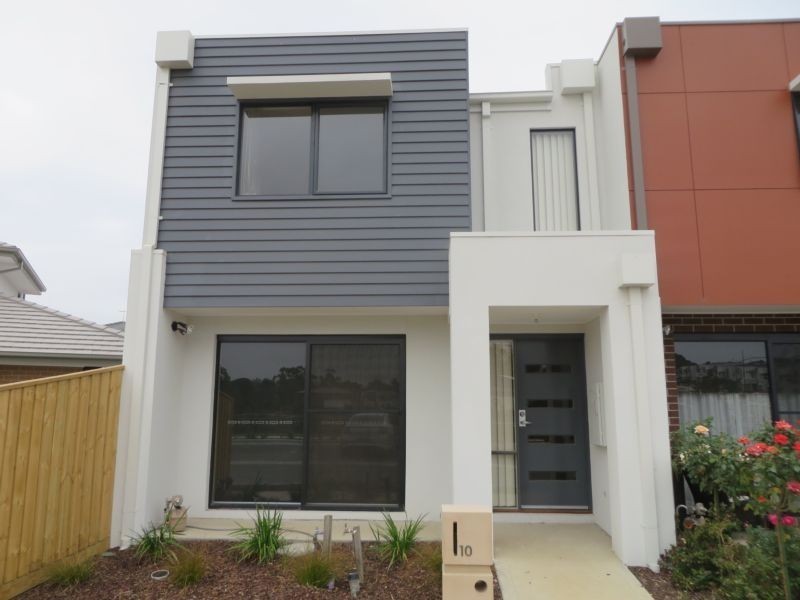 10 Spriggs Drive, Croydon VIC 3136