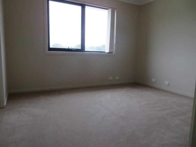 10 Spriggs Drive, Croydon VIC 3136