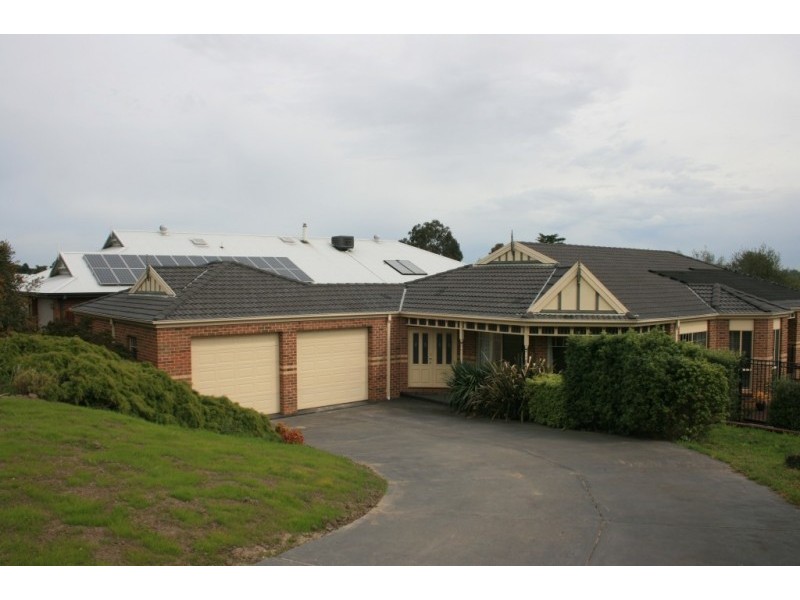 13 Classic Drive, Mooroolbark VIC 3138