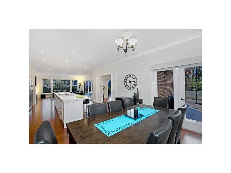 24 High Tor, Mooroolbark VIC 3138
