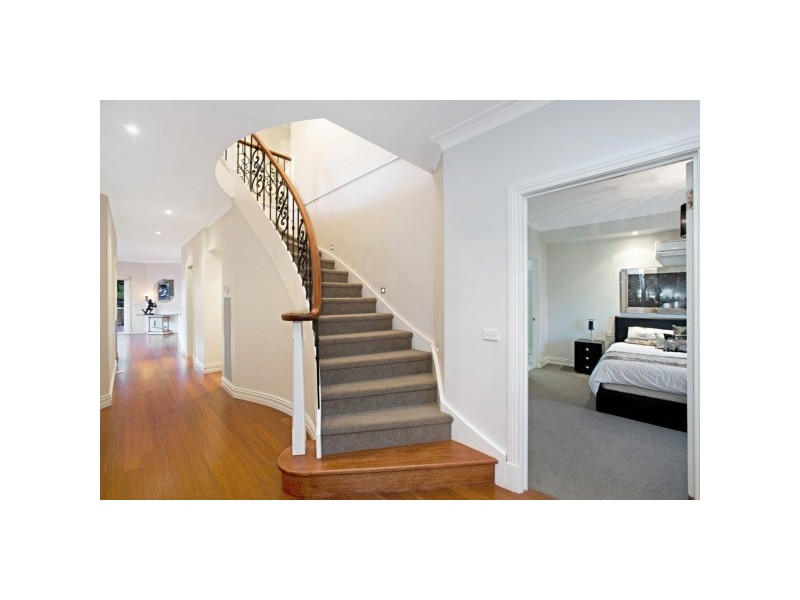 24 High Tor, Mooroolbark VIC 3138