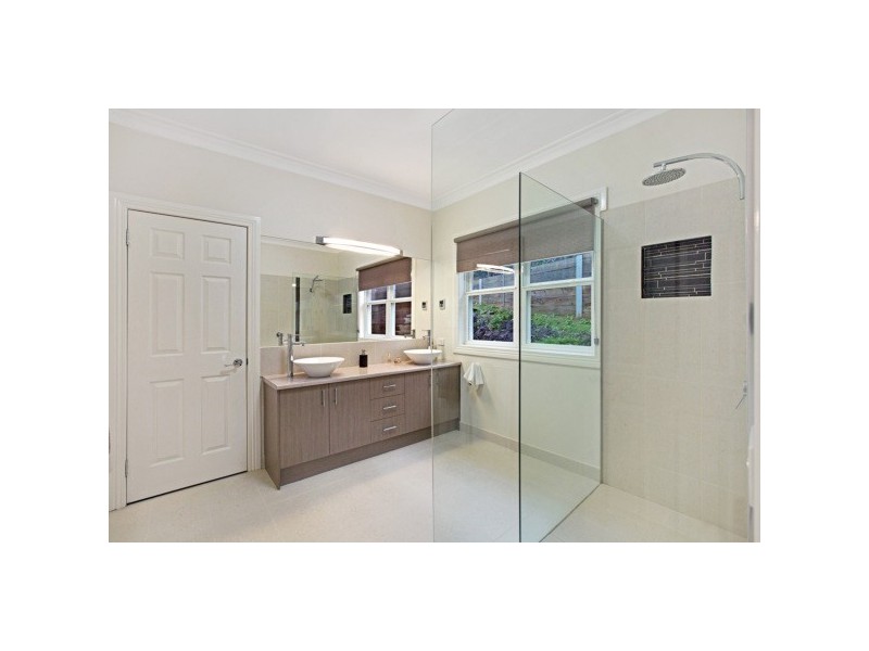 24 High Tor, Mooroolbark VIC 3138