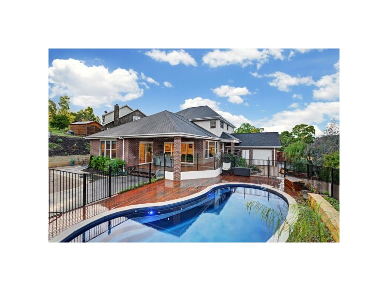 24 High Tor, Mooroolbark VIC 3138