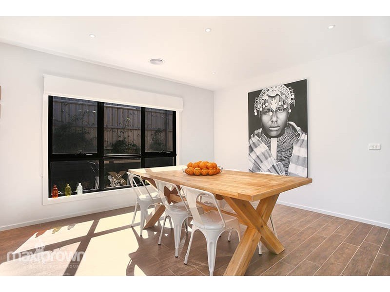 10 Regal Terrace, Mooroolbark VIC 3138