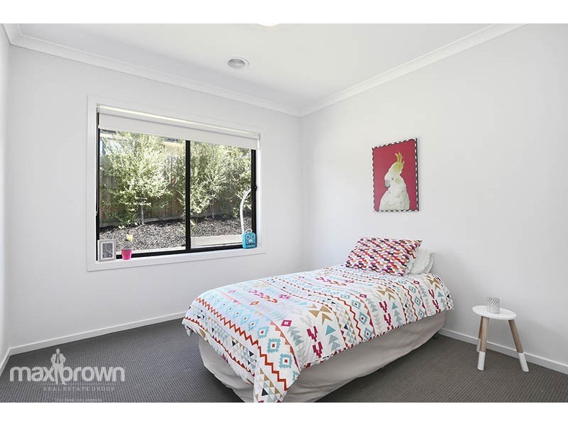 10 Regal Terrace, Mooroolbark VIC 3138