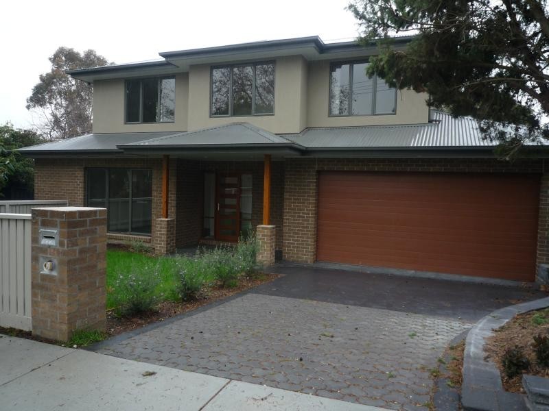 1/8 Kitchener Road, Croydon VIC 3136