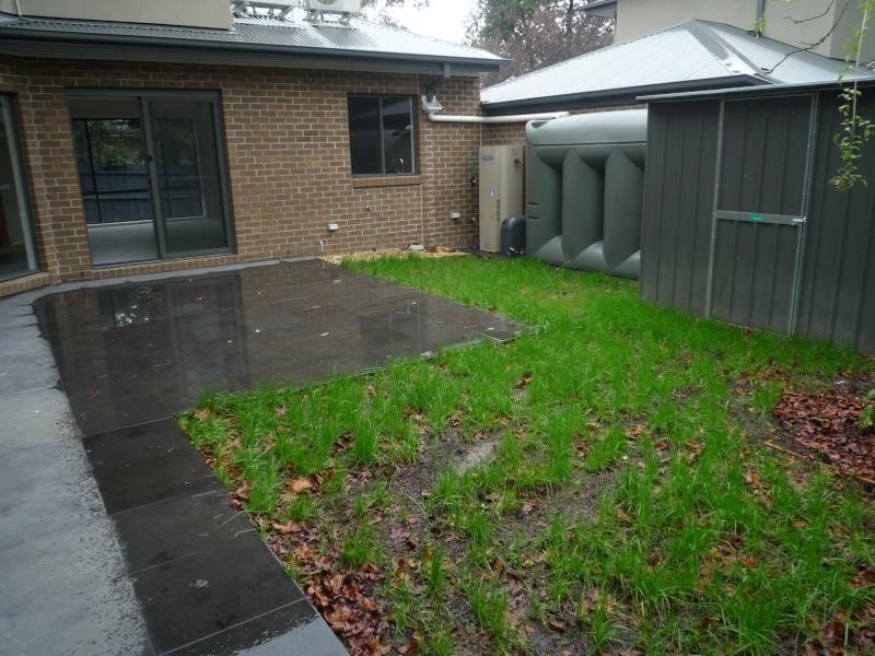 1/8 Kitchener Road, Croydon VIC 3136