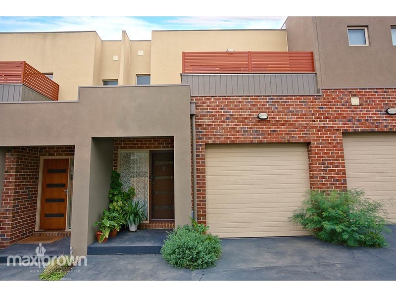 2/7 Mossfield Avenue, Ferntree Gully VIC 3156
