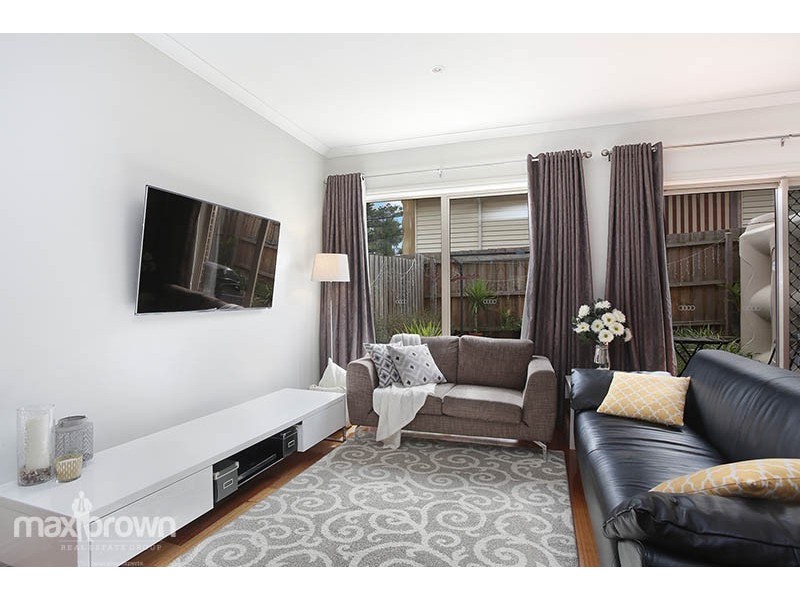 2/7 Mossfield Avenue, Ferntree Gully VIC 3156