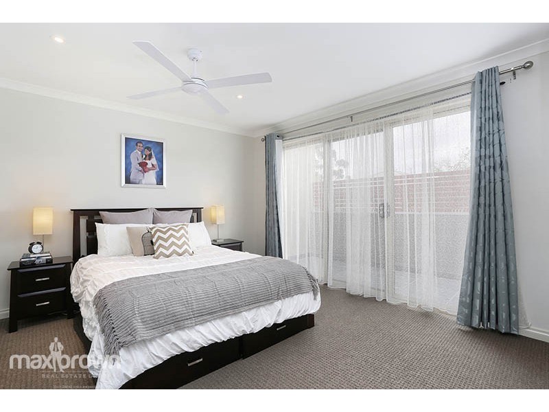 2/7 Mossfield Avenue, Ferntree Gully VIC 3156