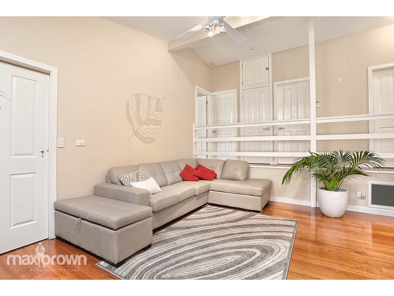 27 Heathfield Grove, Montrose VIC 3765