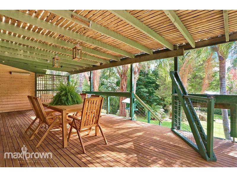 27 Heathfield Grove, Montrose VIC 3765