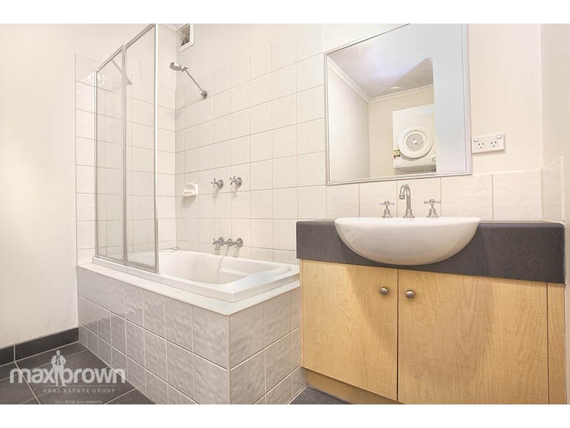34/13-15 Hewish Road (off Lacey St), Croydon VIC 3136