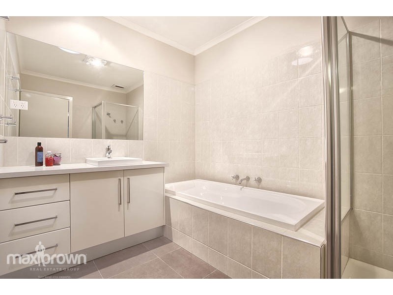 2/12 Lena Grove, Ringwood VIC 3134