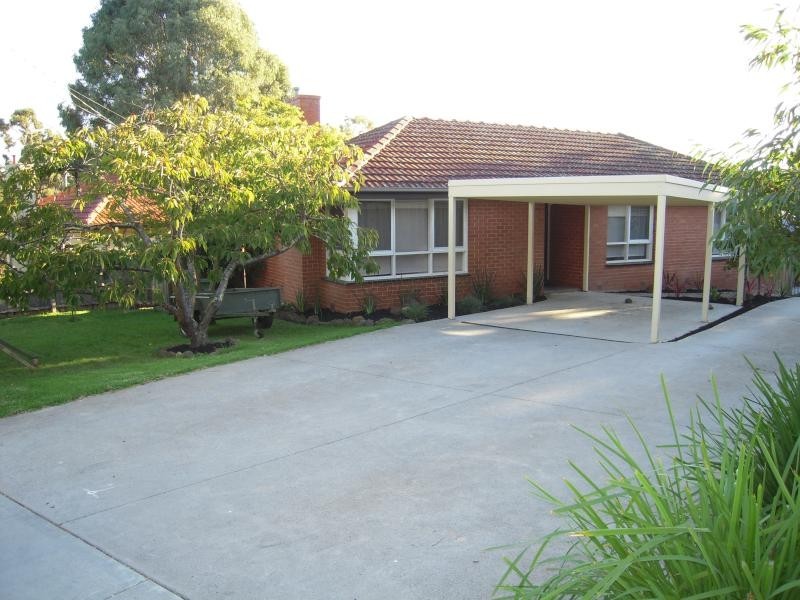 16 Greenville Street, Mooroolbark VIC 3138
