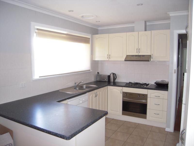 16 Greenville Street, Mooroolbark VIC 3138